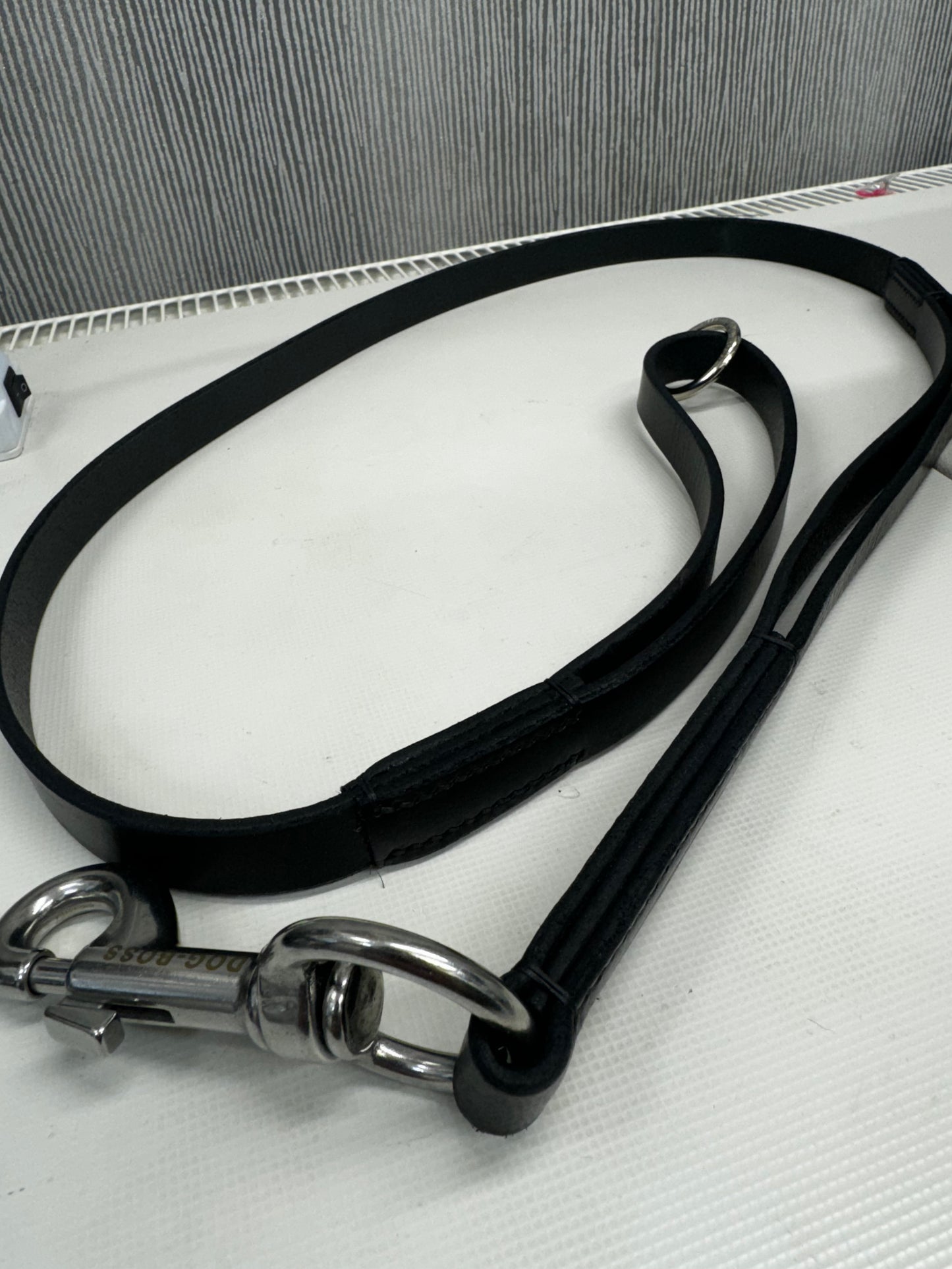 Leather 1.5m hand stitched black riot lead with our new stainless steel snap hooks