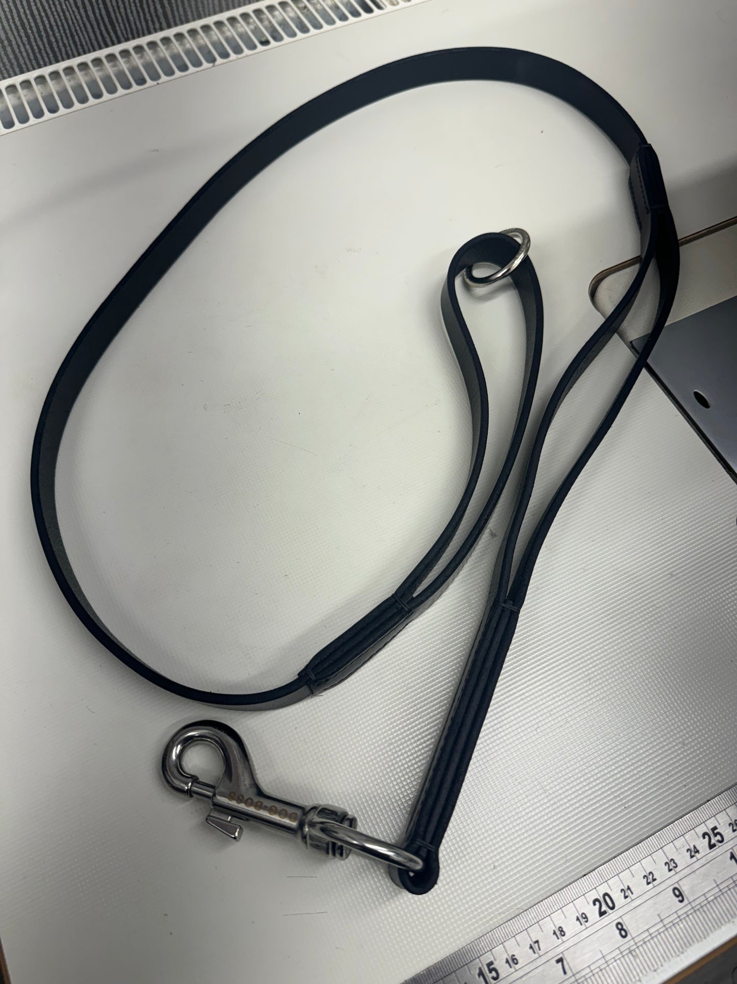 Leather 1.5m hand stitched black riot lead with our new stainless steel snap hooks